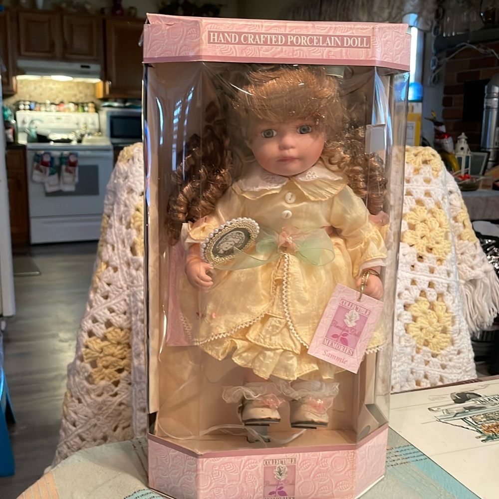 Vintage Limited Collector’s Edition porcelain doll “Sammie”